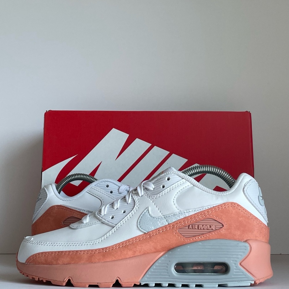 Nike Air Max 90 Leather Se (GS) “White/Aura-Light Madder Root”